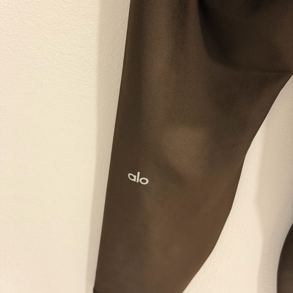 ALO Yoga Brown Activewear Set - Chocolate Tone - Picture 7 of 8